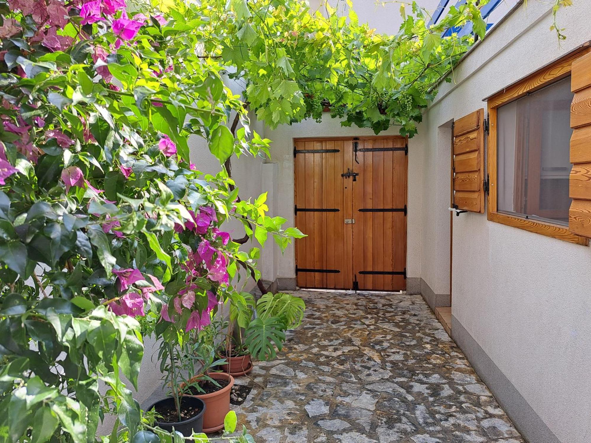 Family Apartment In Center Of 穆泰尔岛 外观 照片